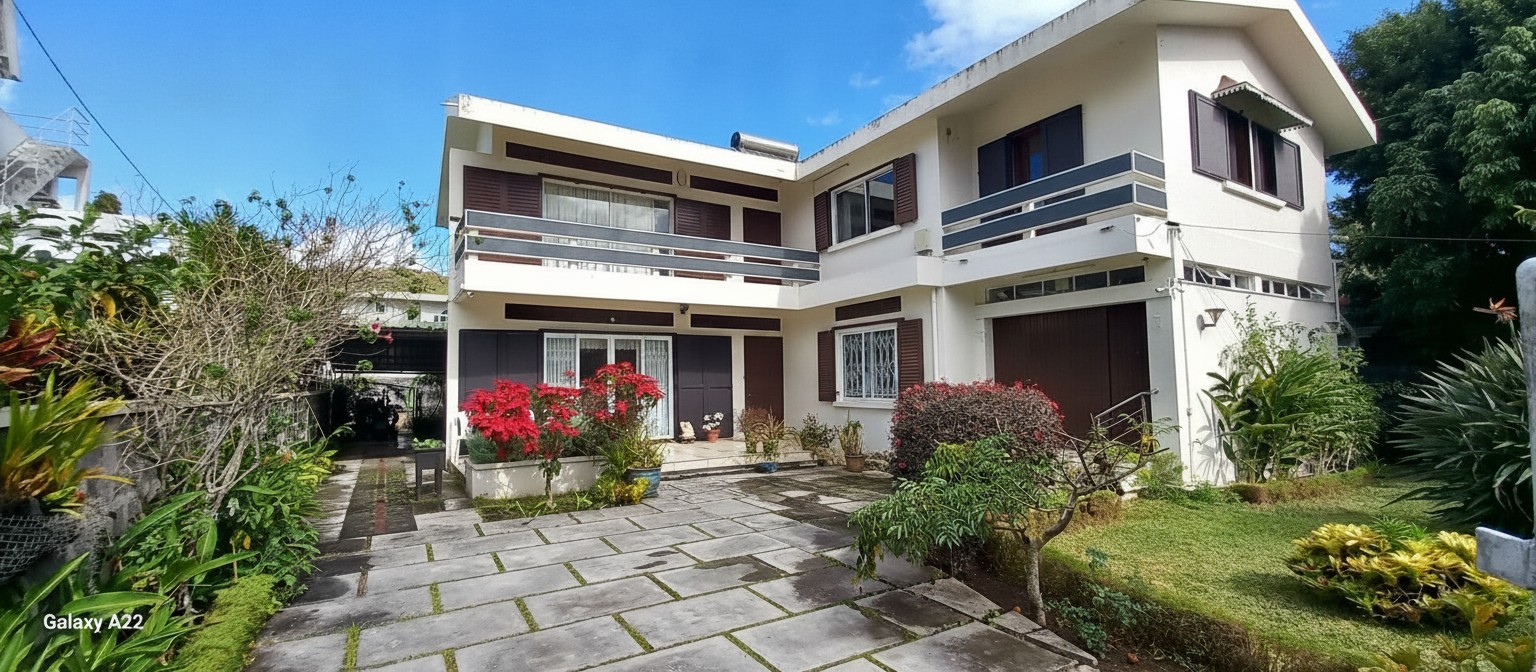 House / Villa of 5 bedrooms for sale in Sodnac, center, Mauritius – LexpressProperty.com | 816585 | Ref01