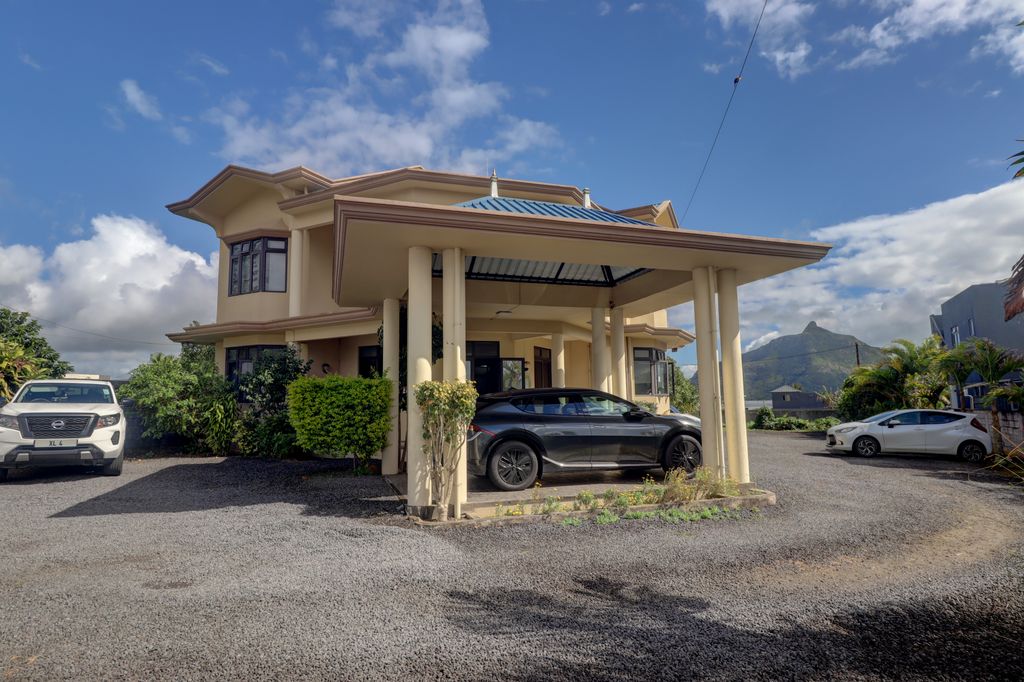 House / Villa of 4 bedrooms for sale in St Pierre, center, Mauritius – LexpressProperty.com | 816544 | Ref01
