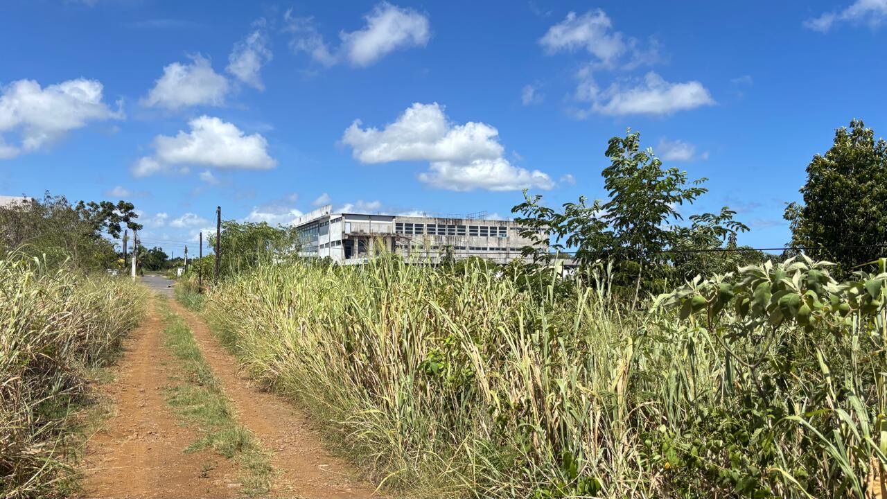 Commercial land of 2084 m2 for sale in The Vale, north, Mauritius – LexpressProperty.com | 834102 | Ref01