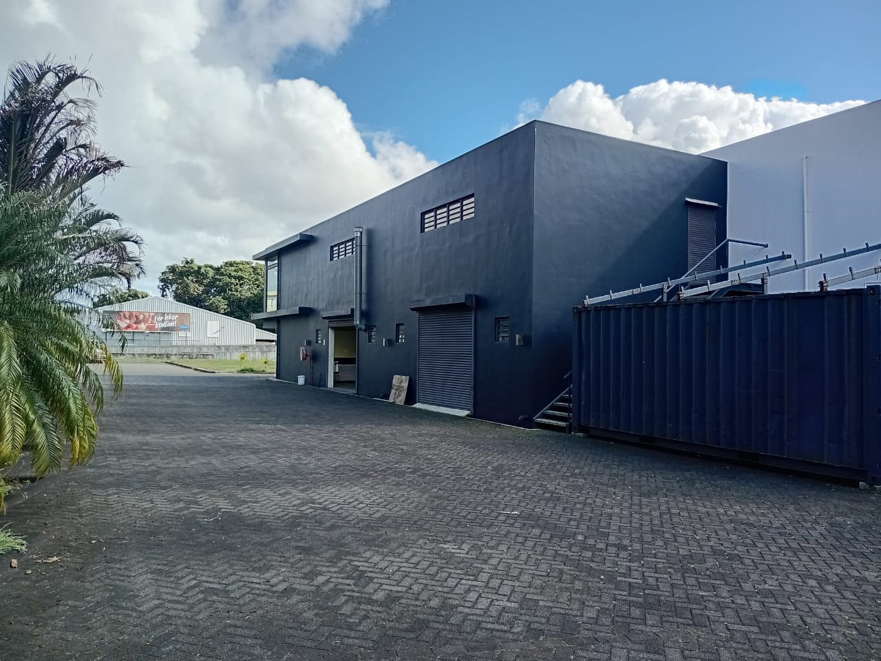 Warehouse for sale in Phoenix, center, Mauritius – LexpressProperty.com | 834987 | Ref01