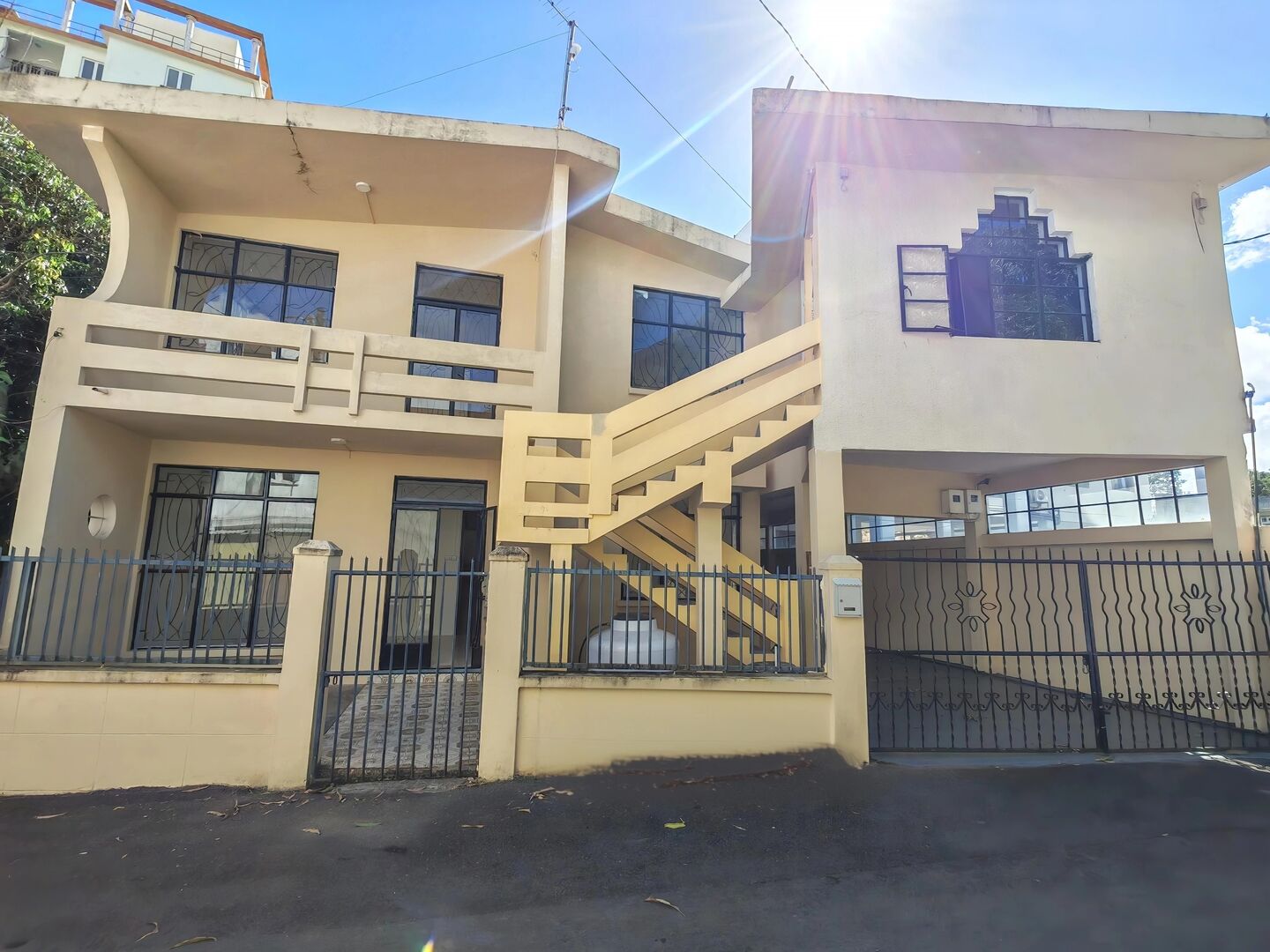 House / Villa of 4 bedrooms for sale in Rose Hill, center, Mauritius – LexpressProperty.com | 830503 | Ref01