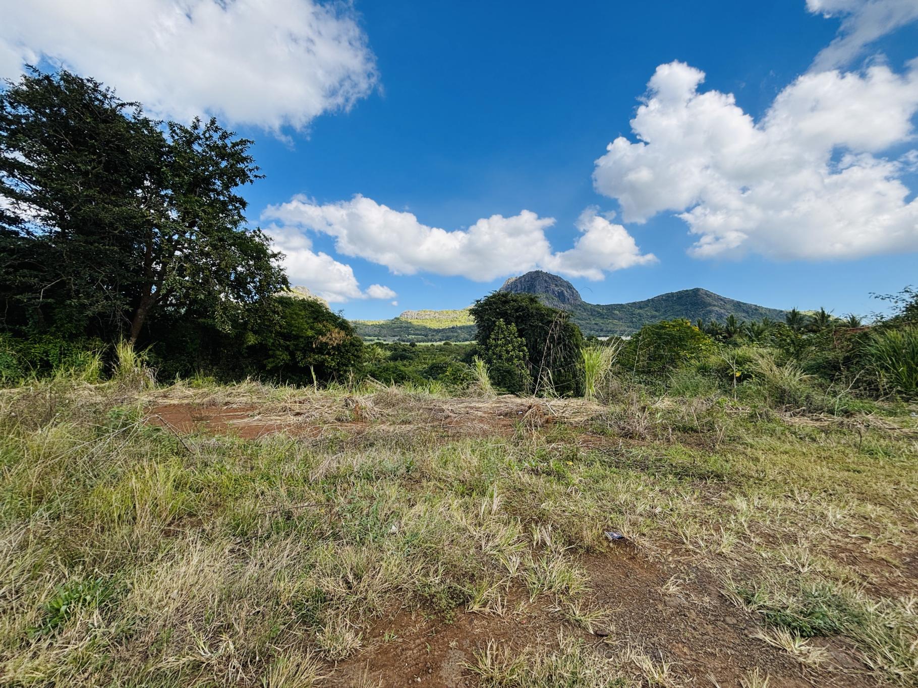 Agricultural land of 5487 m2 for sale in Verdun, center, Mauritius – LexpressProperty.com | 827723 | Ref01