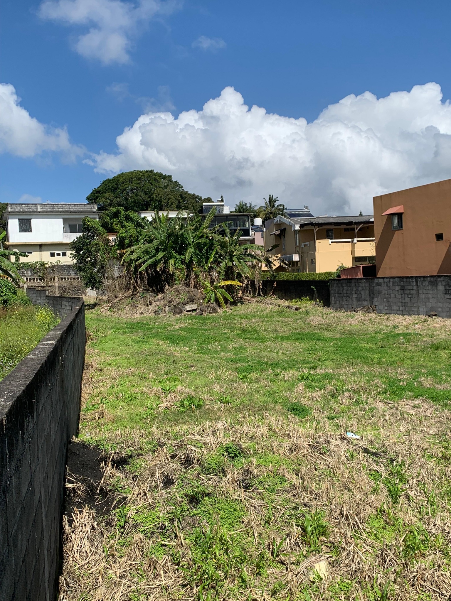 Residential land of 274.35655 m² for sale in Eau Coulée, center, Mauritius – LexpressProperty.com | 837118 | Ref01
