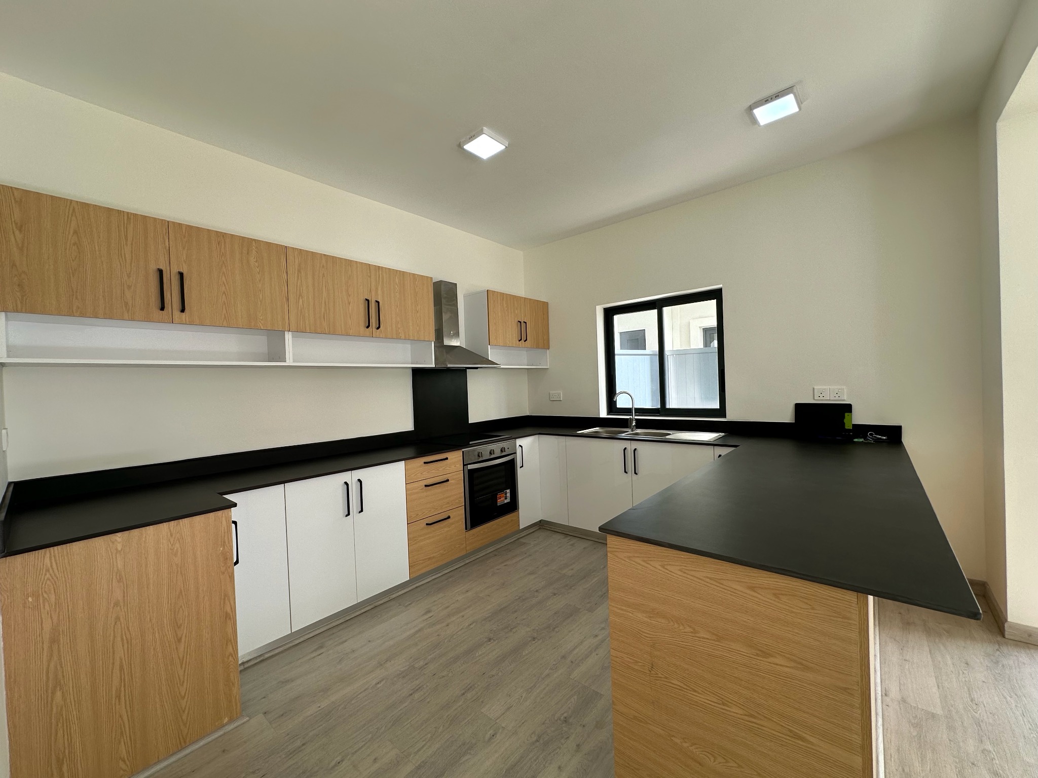 Property – LexpressProperty.com | 831555 | Ref01