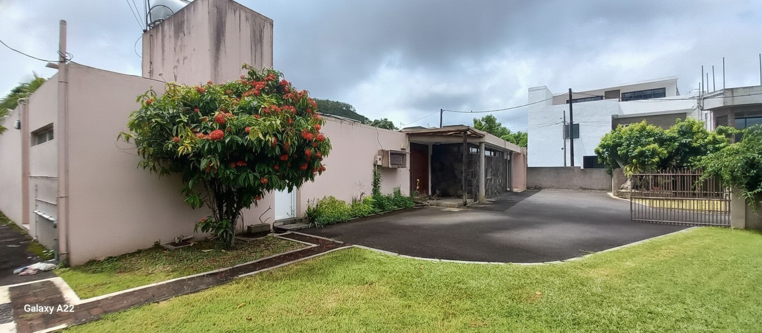 Maison / Villa 3 Chambre(s) en vente à Quatre Bornes, centre, île Maurice – LexpressProperty.com | 831588 | Ref01