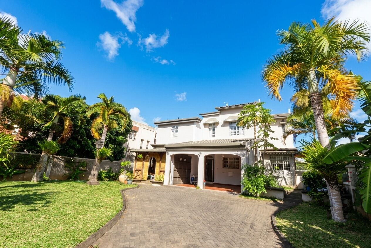 House / Villa of 4 bedrooms for sale in Roches Brunes, center, Mauritius – LexpressProperty.com | 832880 | Ref01